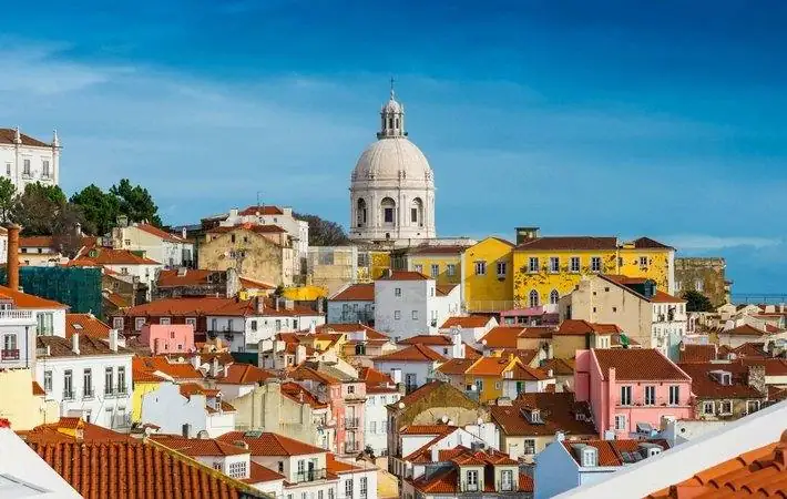 Ruelles pavées et miradors de Lisbonne, Portugal